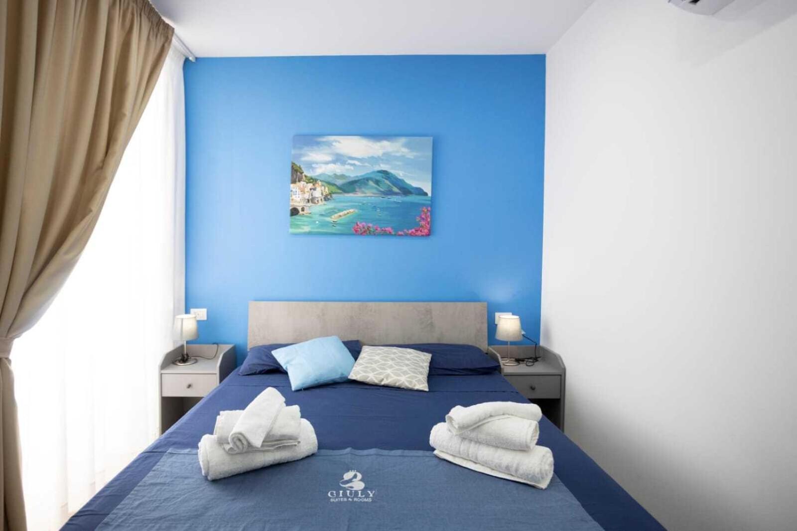 Giuly Suites & Rooms Naples Exterior photo
