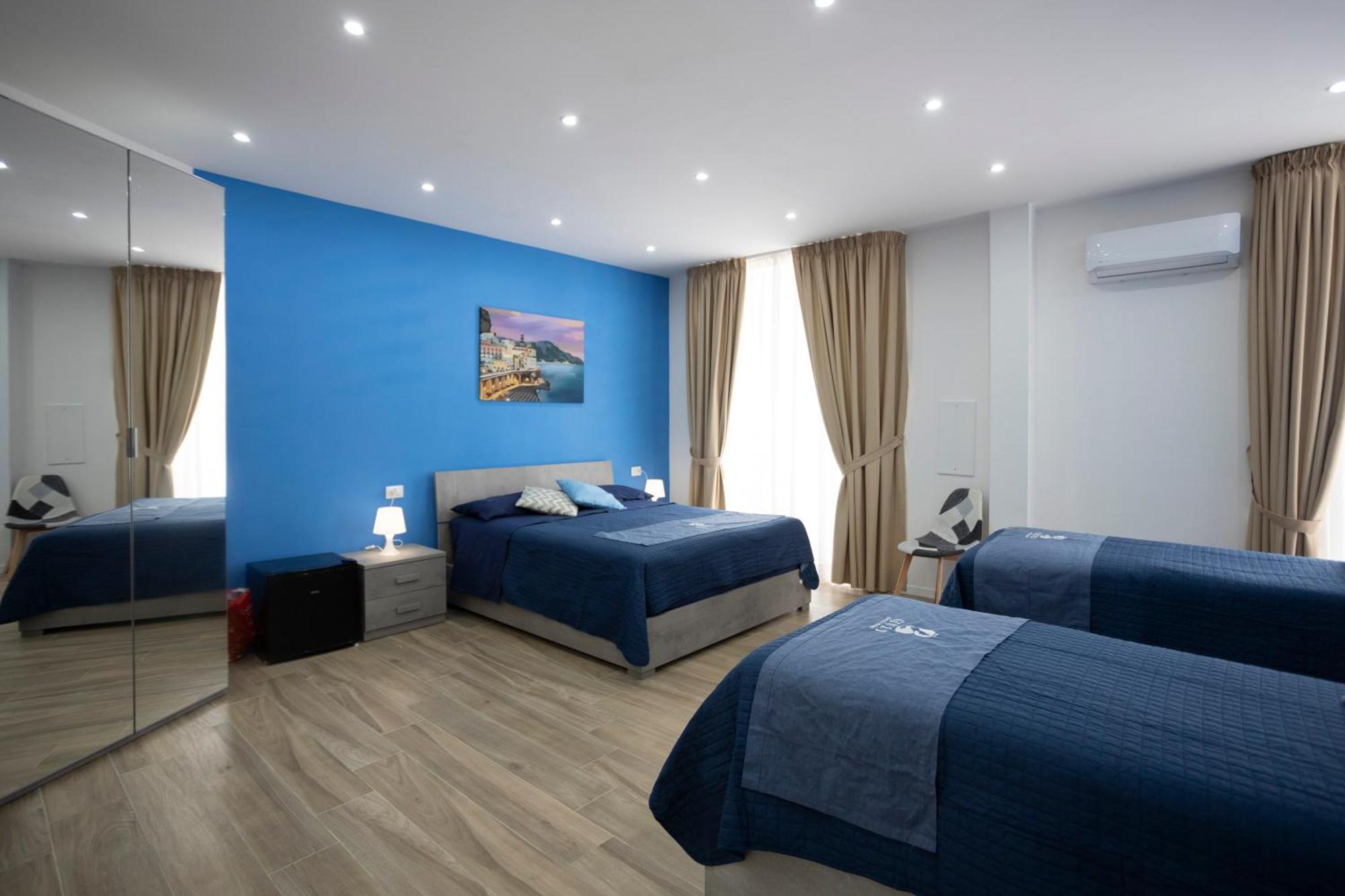 Giuly Suites & Rooms Naples Exterior photo